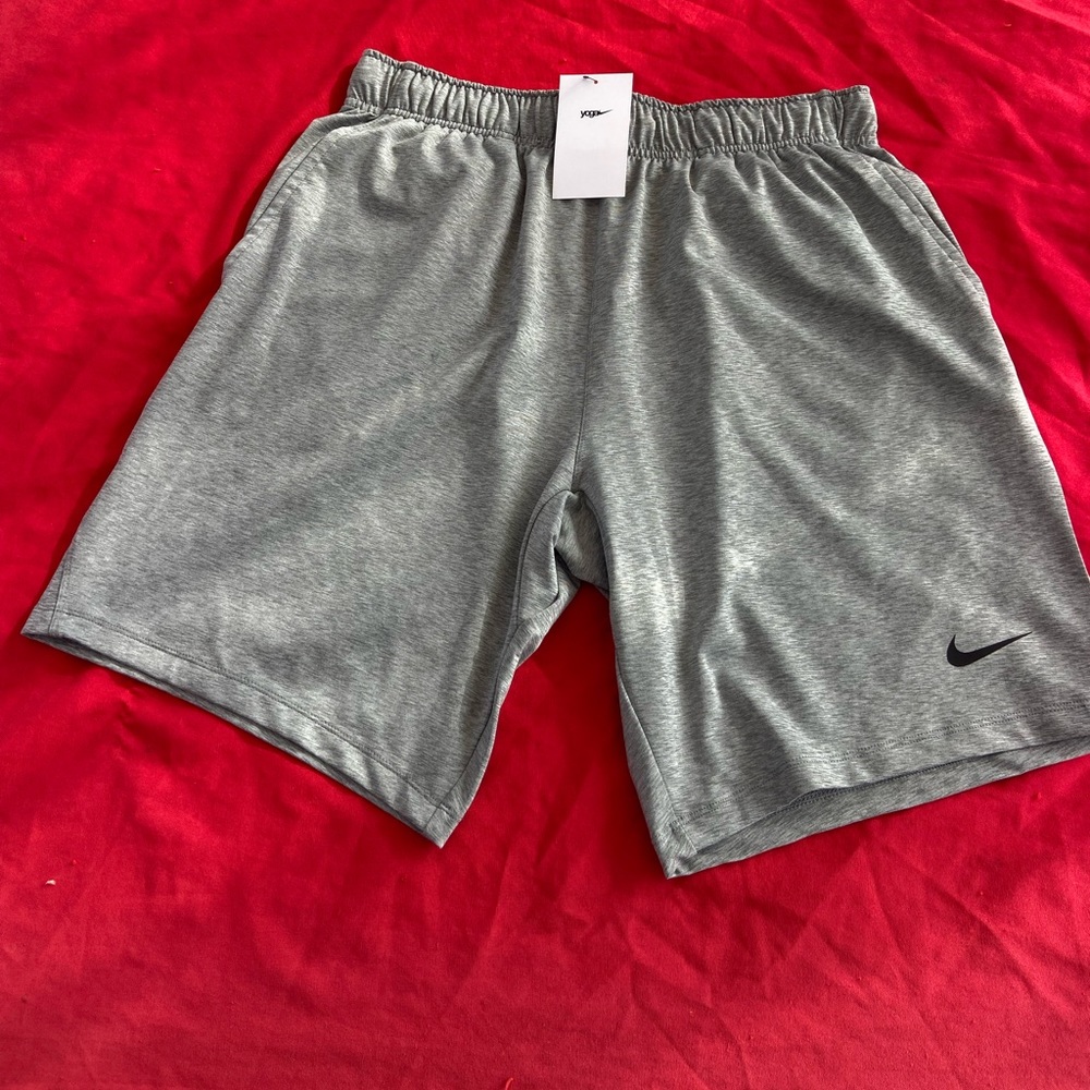 Nike Yoga mens short size L